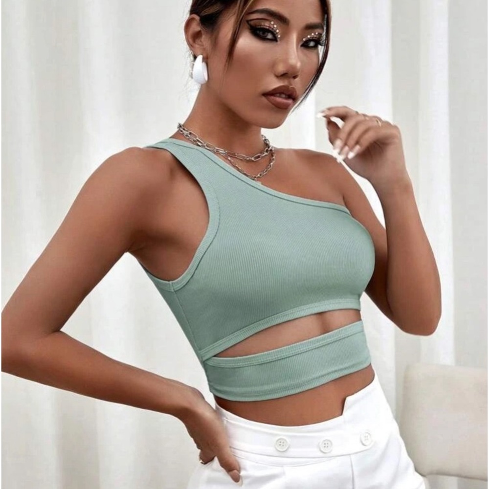 SHEIN SHOULDER CROP TOP